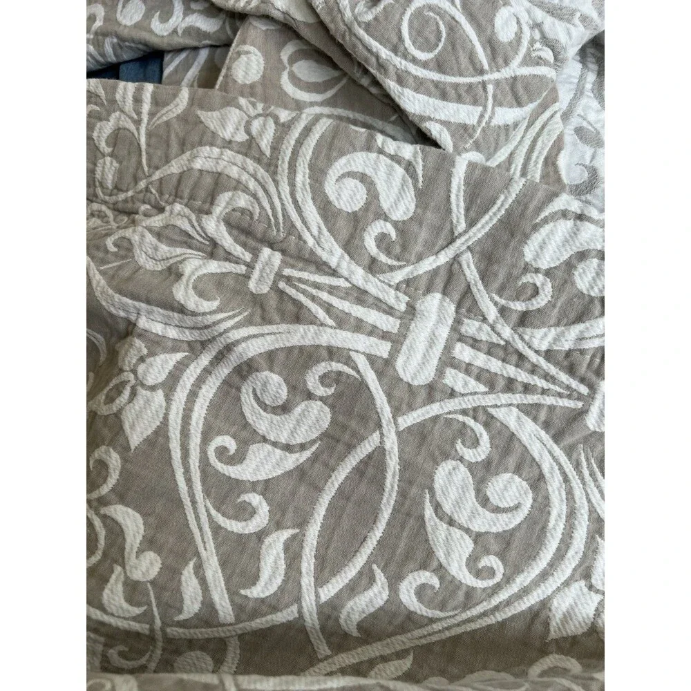 PEACOCK ALLEY White Tan Quilt Coverlet Bedspread Stitch King 104x94” Cotton EUC